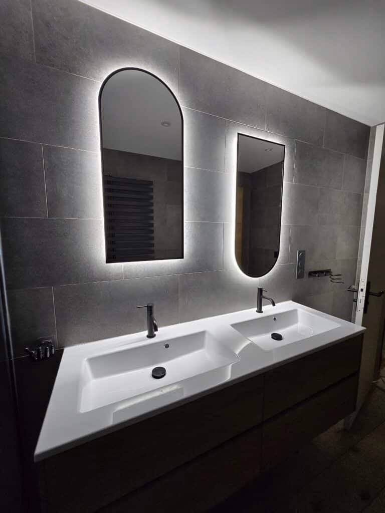 Installation de double vasque et miroirs à Bois-Guillaume