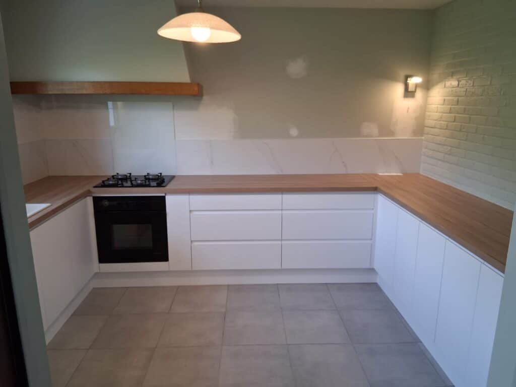 Installation de cuisine sur mesure à Quincampoix